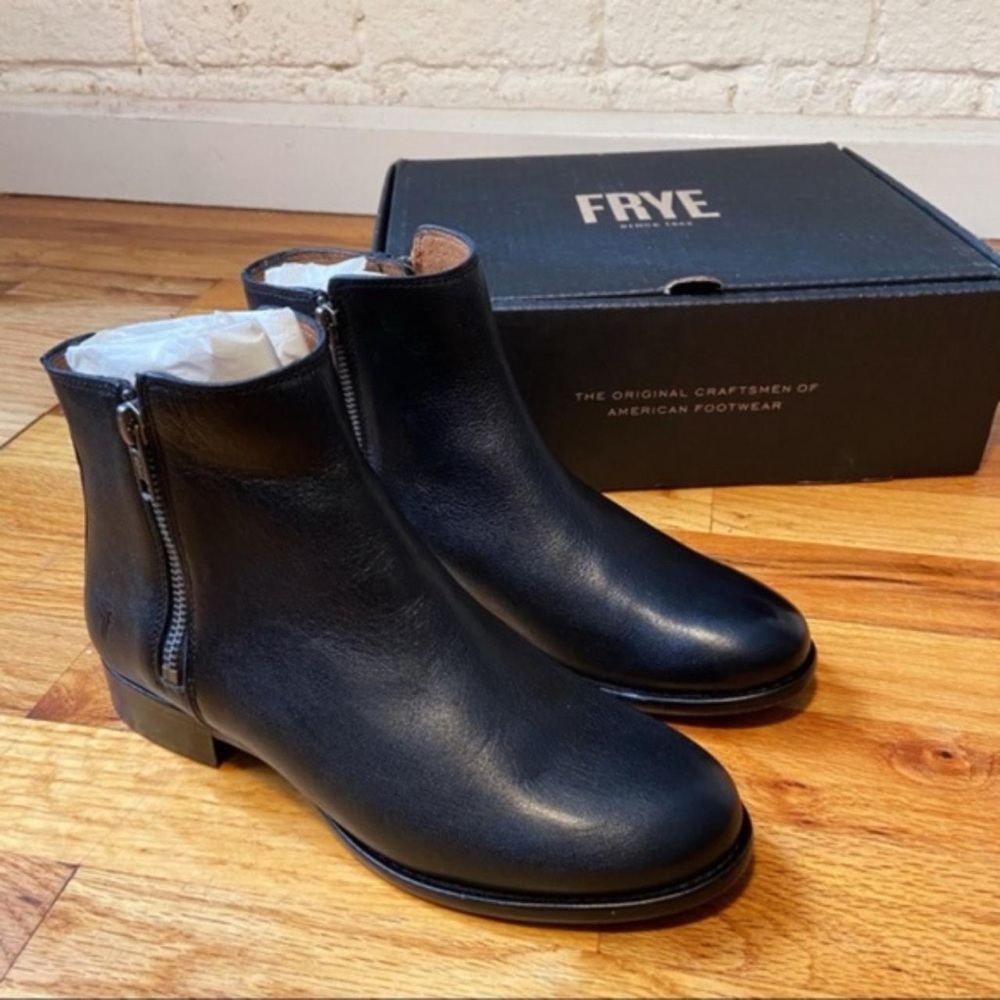 FRYE WOMEN CARLY BOOTS SIZE 7.5